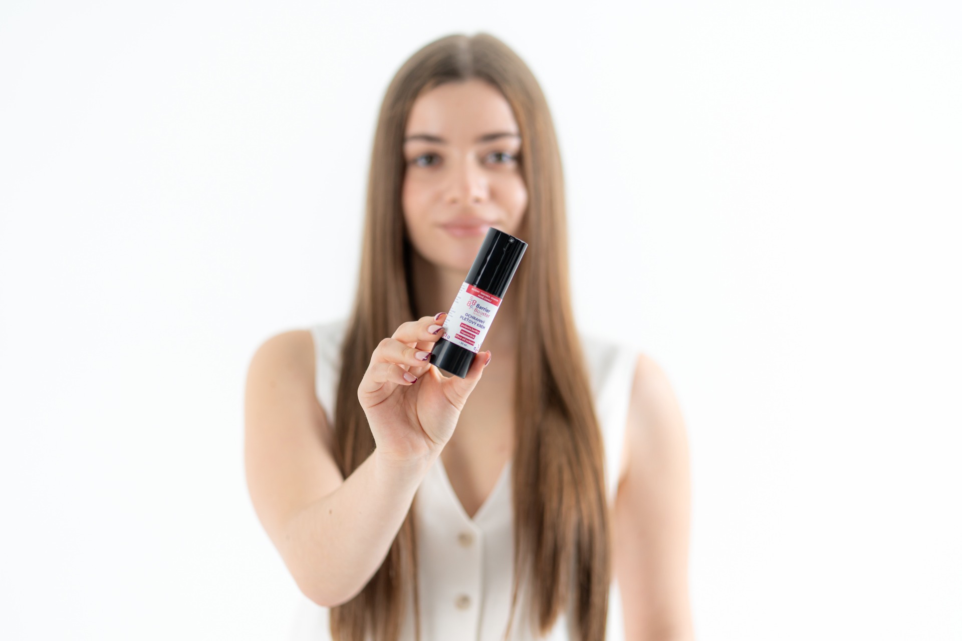 Ochranný pleťový krém BARRIER BOOSTER by KVITOK® pleti poskytne šetrnou péči, úlevu a ochranu zároveň. (Zdroj: Kvitok)
